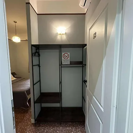 Chateau Indipendenza ゲストハウス 3*