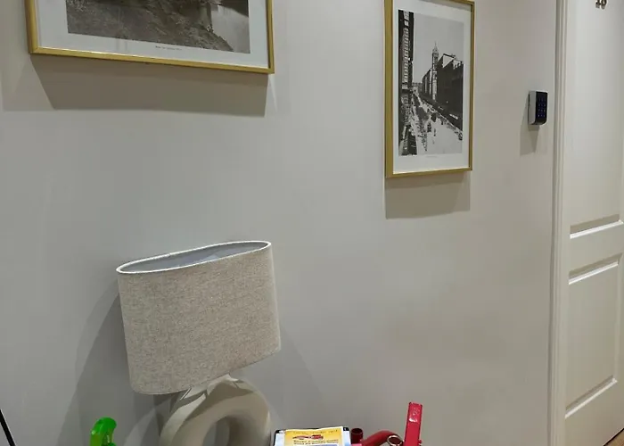 ゲストハウス Chateau Indipendenza 3*